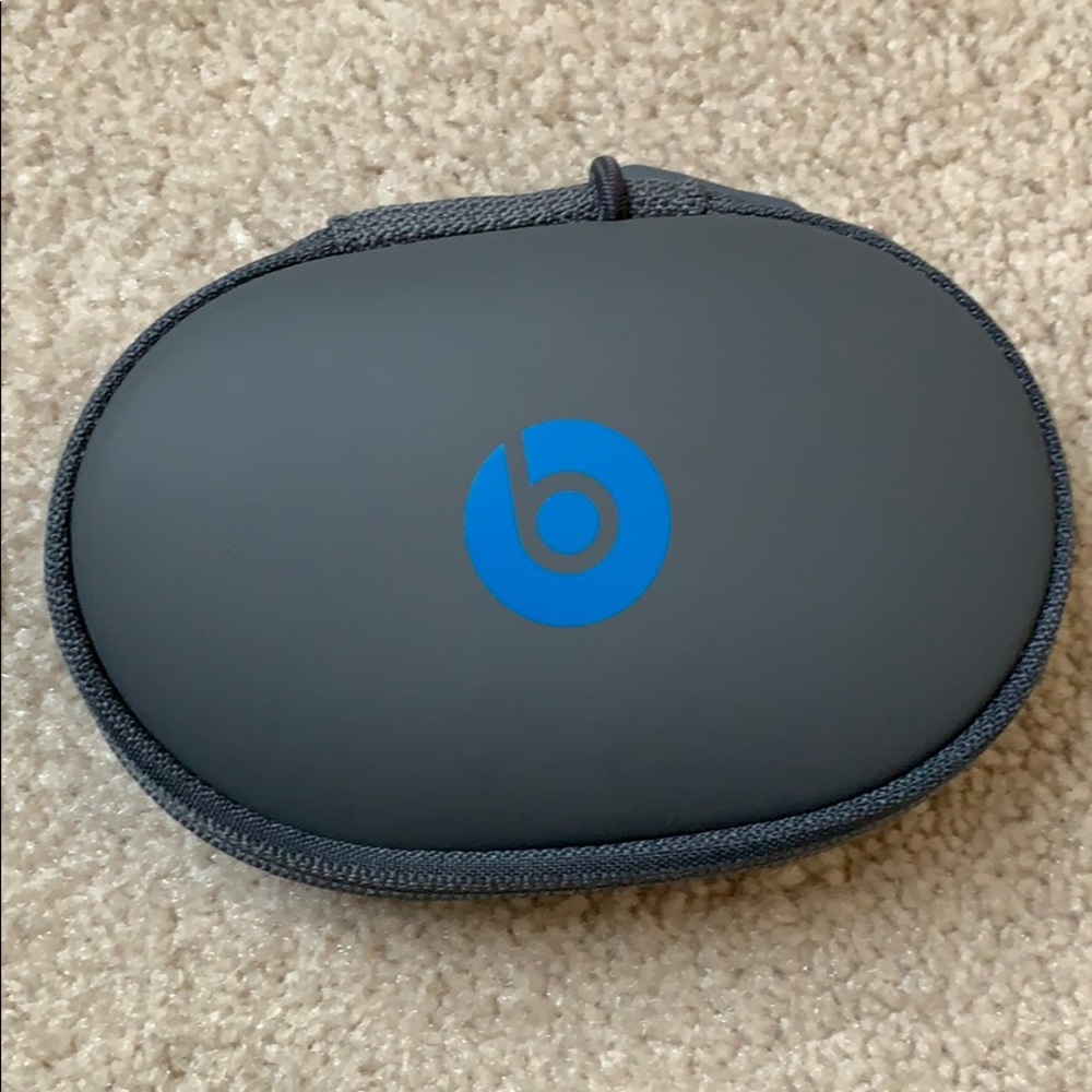 Beats by Dr Dre headphones Case